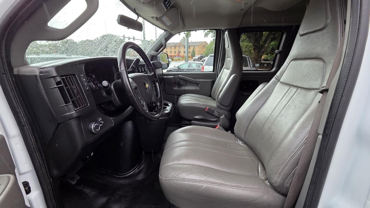 Chevrolet Express Passenger  2020