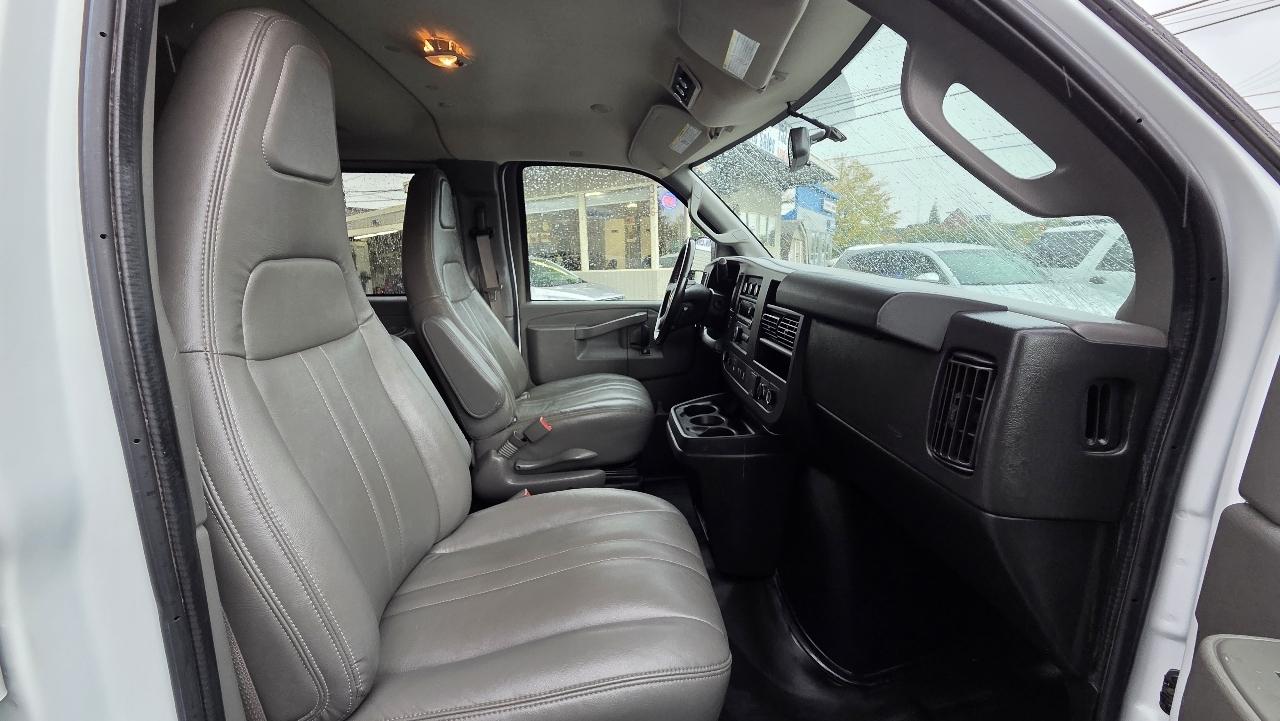 Chevrolet Express Passenger  2020