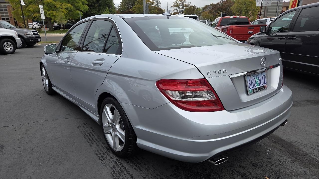 Mercedes-Benz C-Class  2011