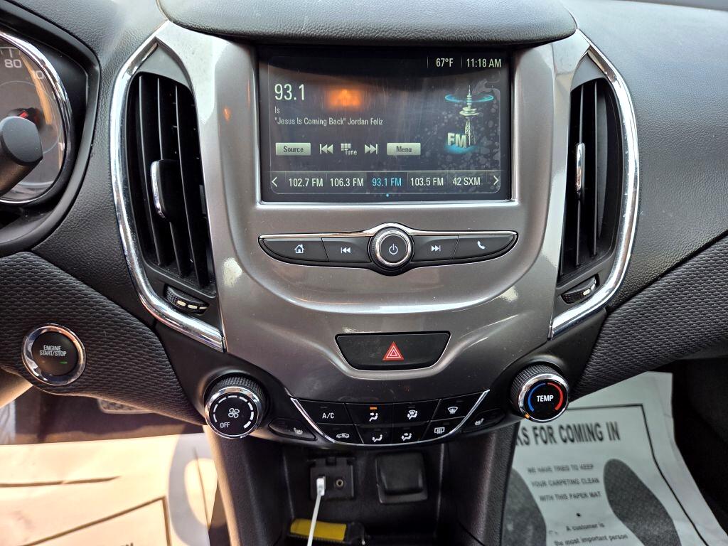 Chevrolet Cruze LT Auto Hatchback 2017