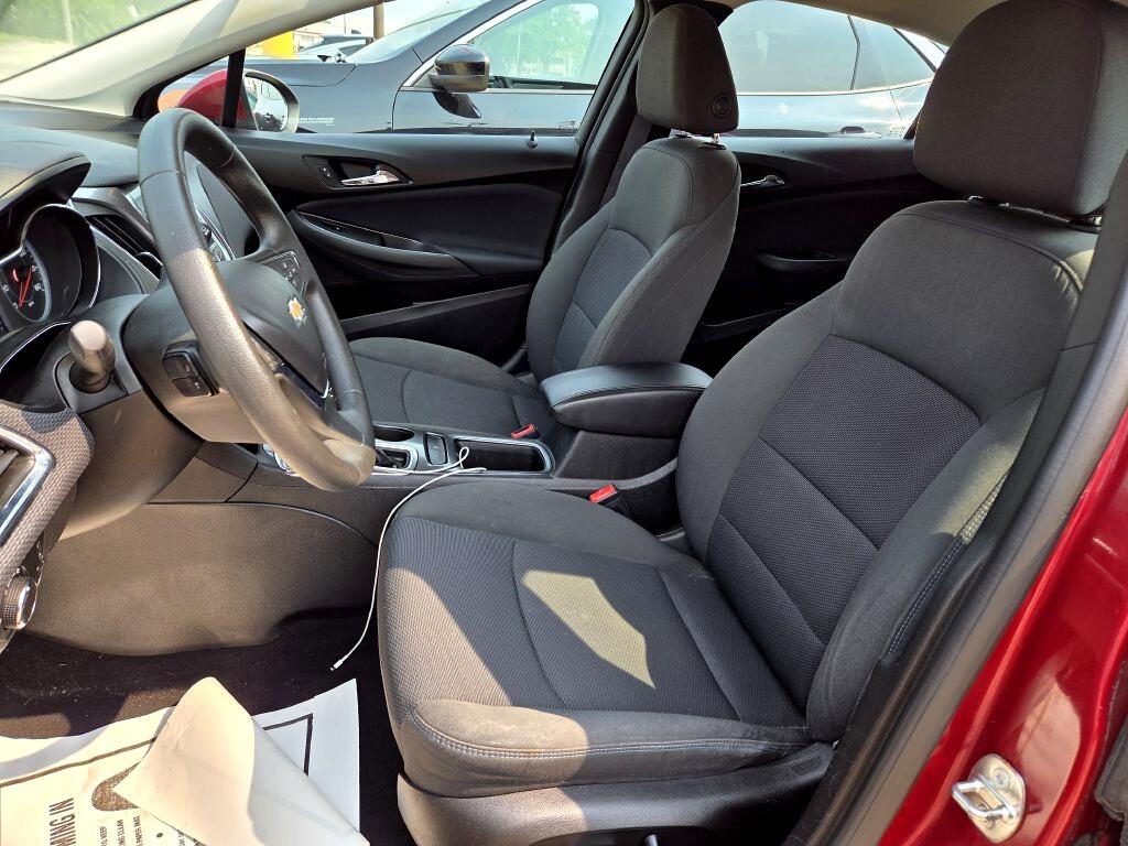 Chevrolet Cruze LT Auto Hatchback 2017