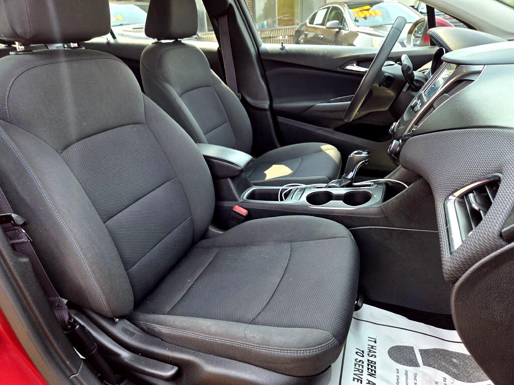 Chevrolet Cruze LT Auto Hatchback 2017