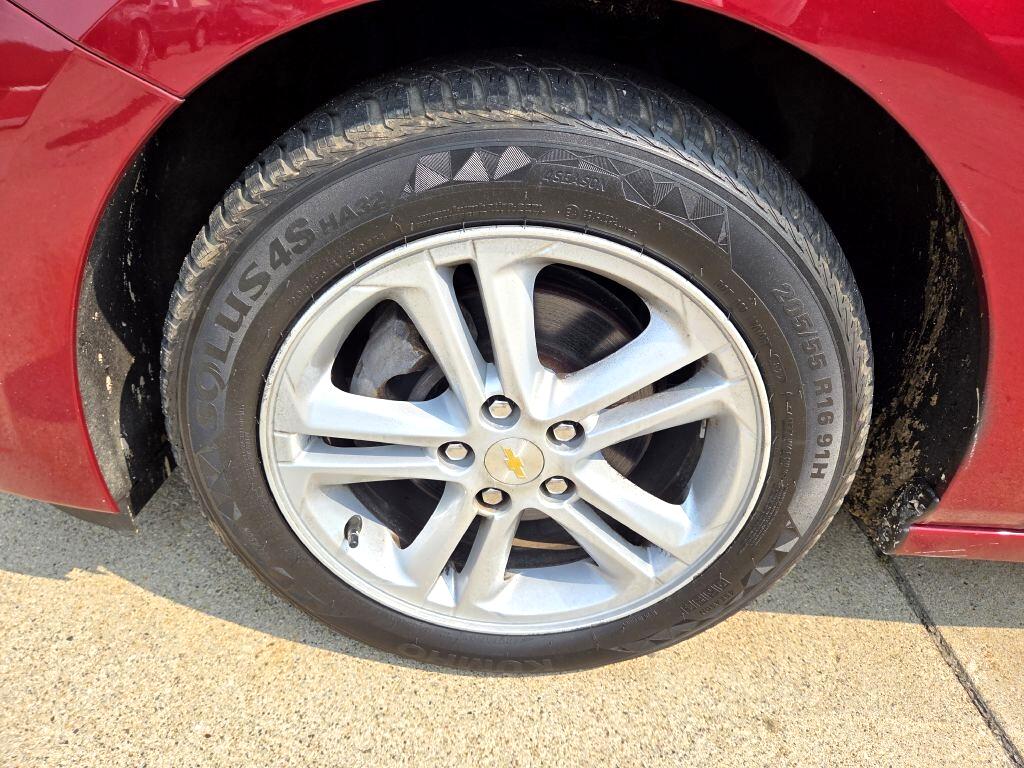 Chevrolet Cruze LT Auto Hatchback 2017