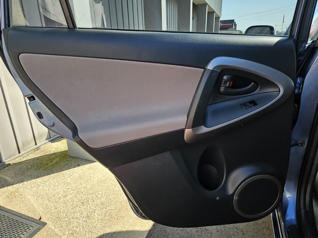 Toyota RAV4 4WD 4dr 4-cyl (Natl) 2007 Toyota RAV4 4WD 4dr 4-cyl (Natl) 2007