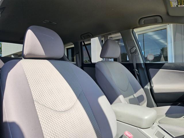 Toyota RAV4 4WD 4dr 4-cyl (Natl) 2007 Toyota RAV4 4WD 4dr 4-cyl (Natl) 2007