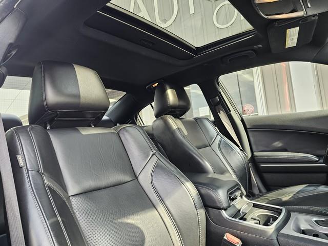 Dodge Charger SXT 4D Sedan 2022