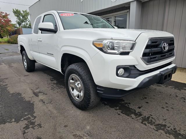 2016 Toyota Tacoma SR5 photo 3