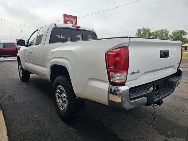 2016 Toyota Tacoma SR5 photo 4