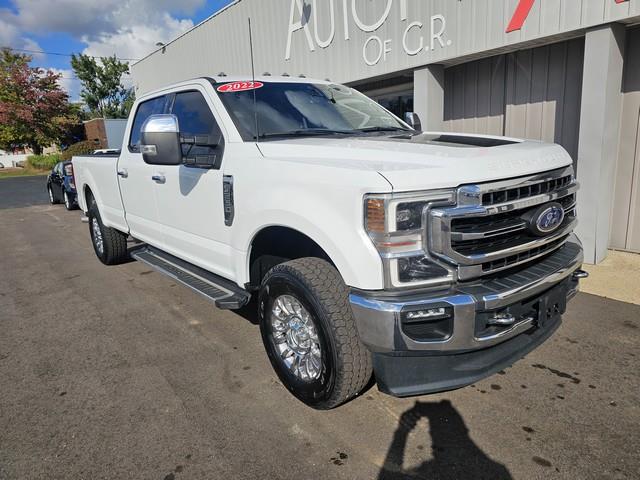 2022 Ford F-350 Lariat photo 2