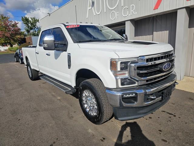 Ford Super Duty F-350 SRW Lariat 4WD Crew Cab 8' Box 2022