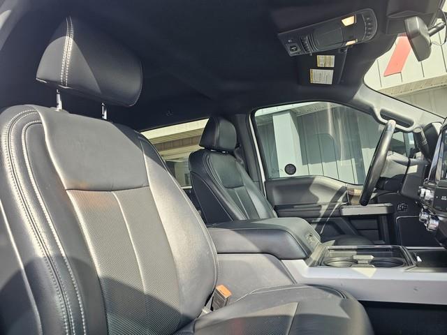 Ford Super Duty F-350 SRW Lariat 4WD Crew Cab 8' Box 2022