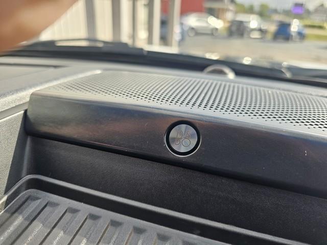 Ford Super Duty F-350 SRW Lariat 4WD Crew Cab 8' Box 2022