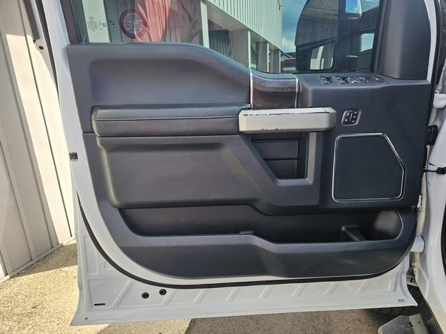 Ford Super Duty F-350 SRW Lariat 4WD Crew Cab 8' Box 2022