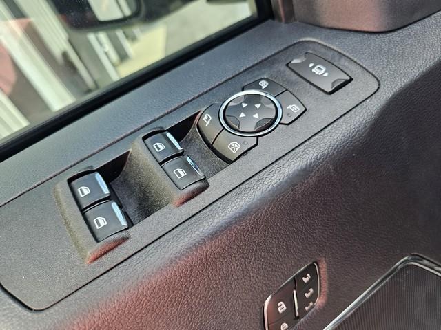 Ford Super Duty F-350 SRW Lariat 4WD Crew Cab 8' Box 2022