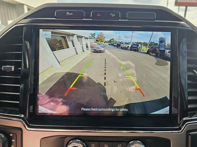 Ford Super Duty F-350 SRW Lariat 4WD Crew Cab 8' Box 2022