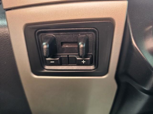 Ford Super Duty F-350 SRW Lariat 4WD Crew Cab 8' Box 2022