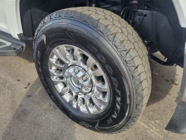 Ford Super Duty F-350 SRW Lariat 4WD Crew Cab 8' Box 2022