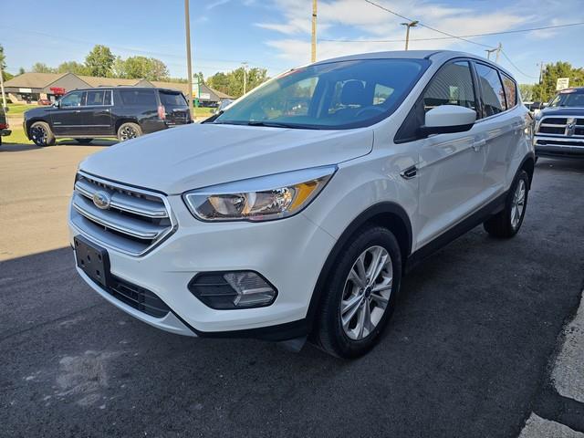 2017 Ford Escape SE photo 2