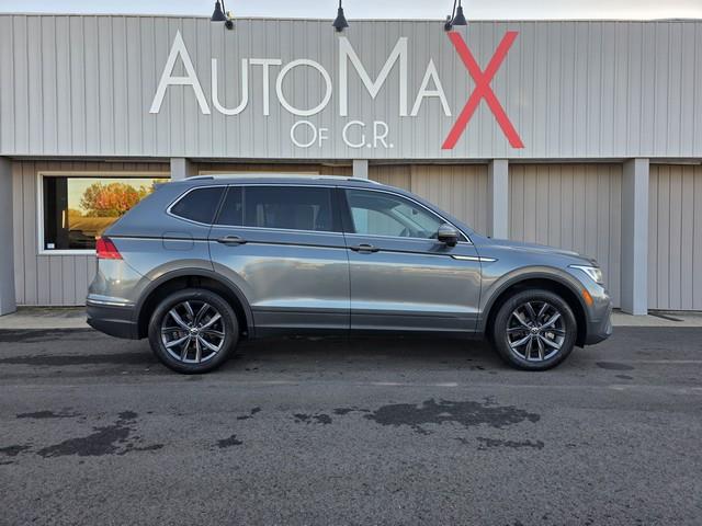 2022 Volkswagen Tiguan SE's photo