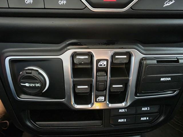 Jeep Wrangler Unlimited 4WD 4dr Sahara 2019 Jeep Wrangler Unlimited 4WD 4dr Sahara 2019