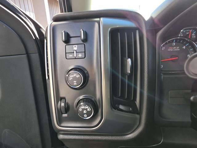 Chevrolet Silverado 1500 4WD Crew Cab 143.5" LT w/2LT 2017 Chevrolet Silverado 1500 4WD Crew Cab 143.5" LT w/2LT 2017