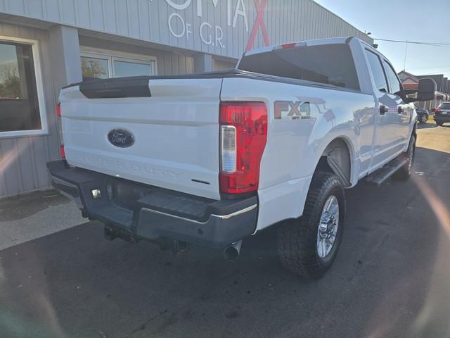 Ford Super Duty F-250 SRW King Ranch 4WD Crew Cab 8' Box 2019 Ford Super Duty F-250 SRW King Ranch 4WD Crew Cab 8' Box 2019