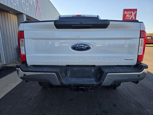 Ford Super Duty F-250 SRW King Ranch 4WD Crew Cab 8' Box 2019 Ford Super Duty F-250 SRW King Ranch 4WD Crew Cab 8' Box 2019