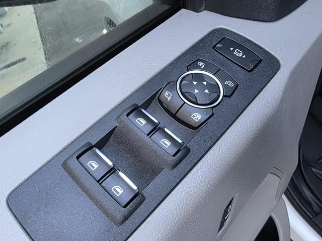 Ford Super Duty F-250 SRW King Ranch 4WD Crew Cab 8' Box 2019 Ford Super Duty F-250 SRW King Ranch 4WD Crew Cab 8' Box 2019