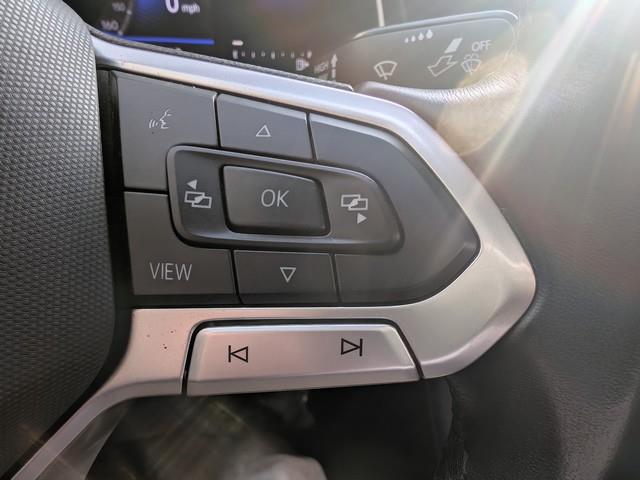 Volkswagen Jetta SE Auto 2022