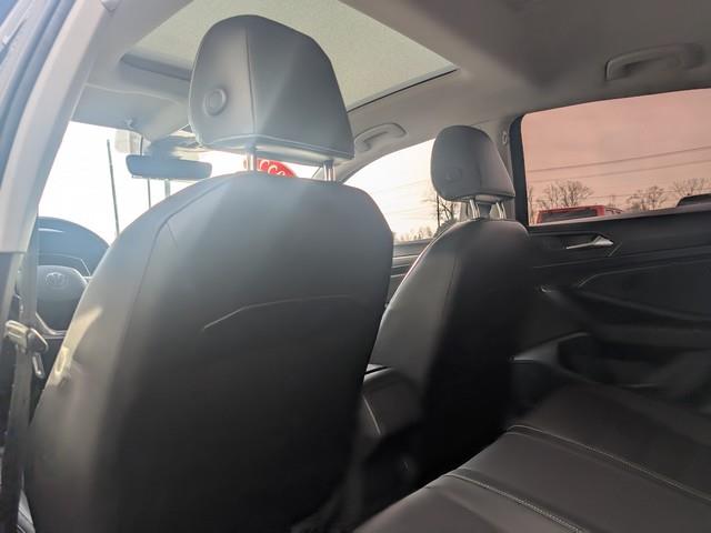 Volkswagen Jetta SE Auto 2022