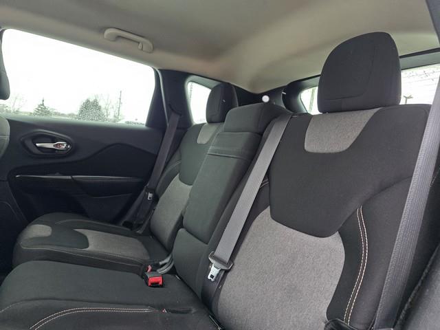 Jeep Cherokee FWD 4dr Sport 2014