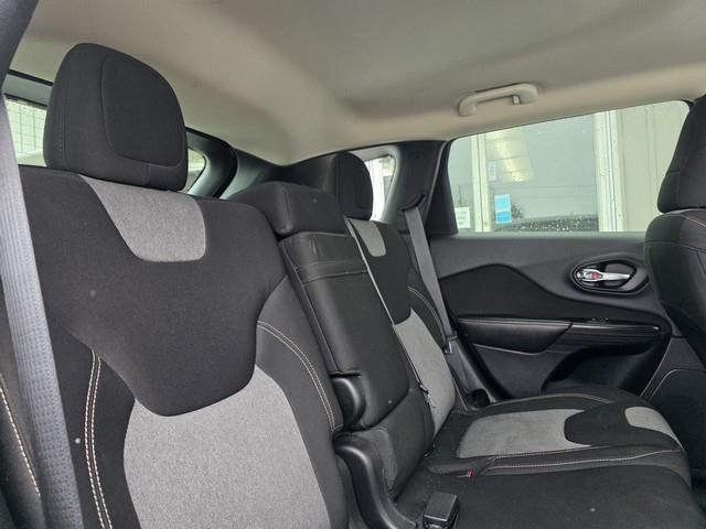 Jeep Cherokee FWD 4dr Sport 2014