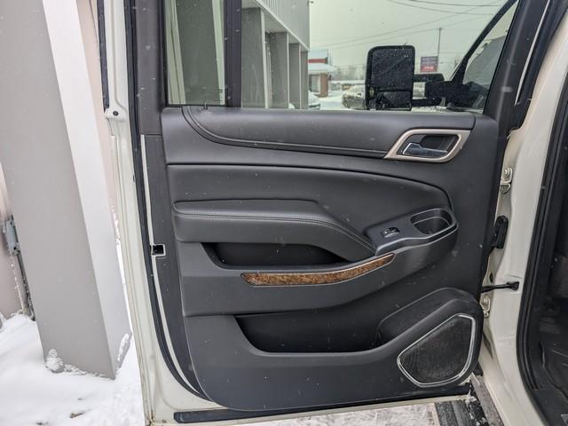 GMC Yukon XL 4WD 4dr Denali 2015