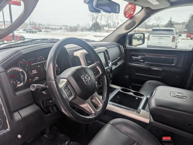 RAM 1500 4WD Quad Cab 140.5" Laramie 2015