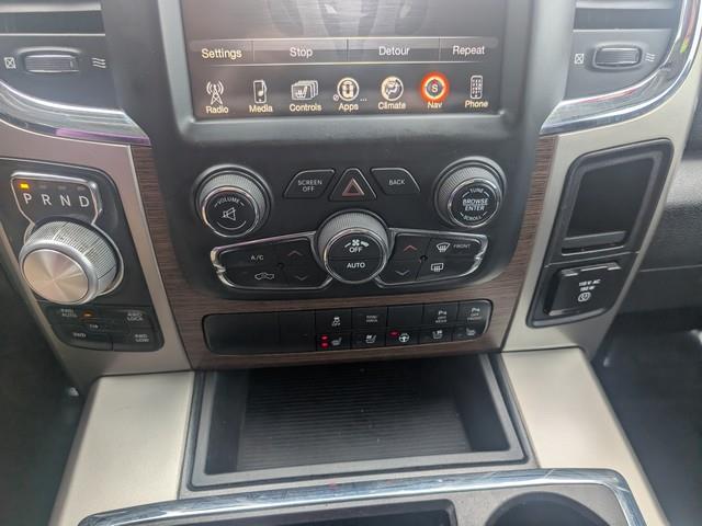 RAM 1500 4WD Quad Cab 140.5" Laramie 2015