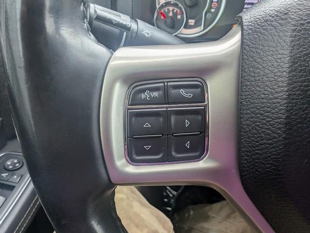 RAM 1500 4WD Quad Cab 140.5" Laramie 2015