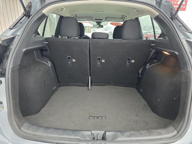 Nissan Kicks SV FWD 2021