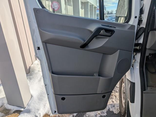 Mercedes-Benz Sprinter Cargo Van 2500 Standard Roof V6 144" Worker RWD 2017