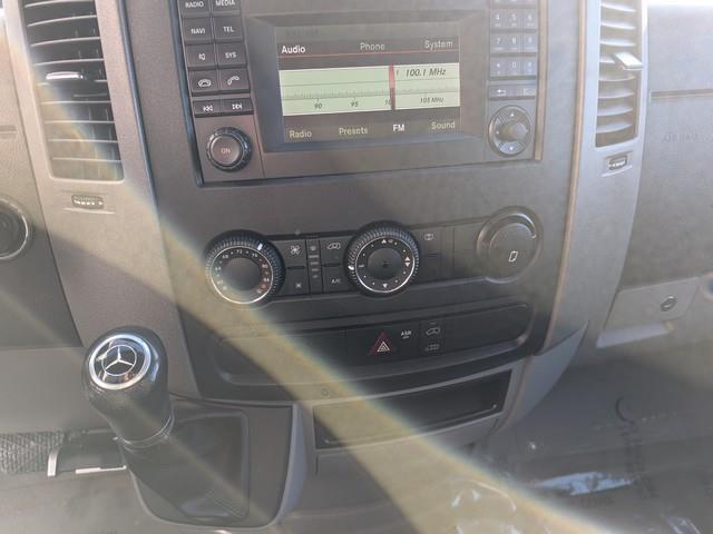 Mercedes-Benz Sprinter Cargo Van 2500 Standard Roof V6 144" Worker RWD 2017