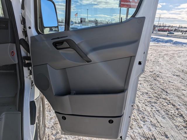 Mercedes-Benz Sprinter Cargo Van 2500 Standard Roof V6 144" Worker RWD 2017