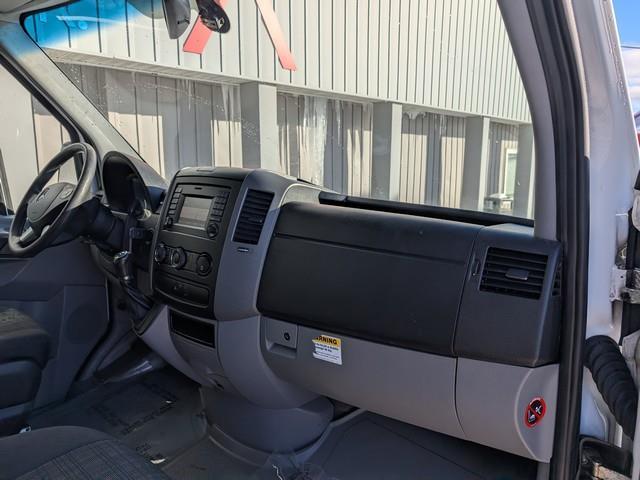 Mercedes-Benz Sprinter Cargo Van 2500 Standard Roof V6 144" Worker RWD 2017