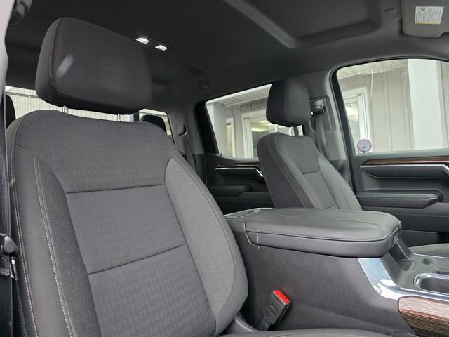 GMC Sierra 1500 4WD Crew Cab 157" Elevation 2023