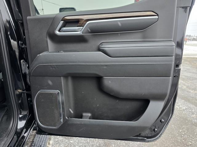 GMC Sierra 1500 4WD Crew Cab 157" Elevation 2023