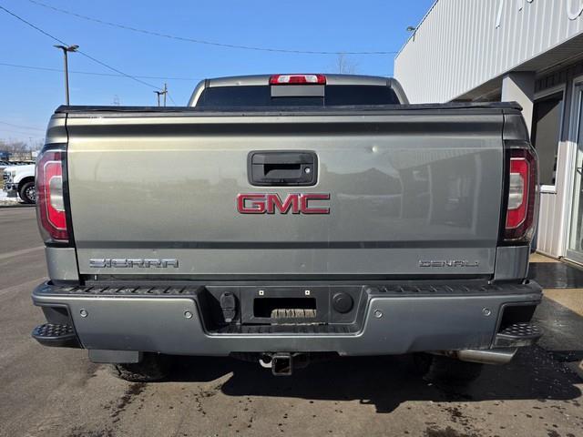 GMC Sierra 1500 4WD Crew Cab 143.5" Denali 2018