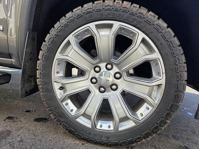 GMC Sierra 1500 4WD Crew Cab 143.5" Denali 2018