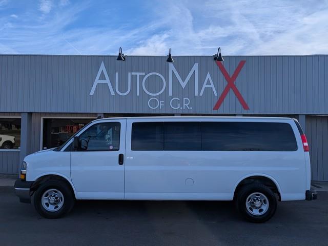 2018 Chevrolet Express Passenger RWD 3500 155" LT