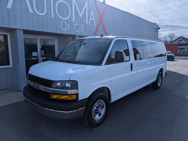 Chevrolet Express Passenger RWD 3500 155" LT 2018