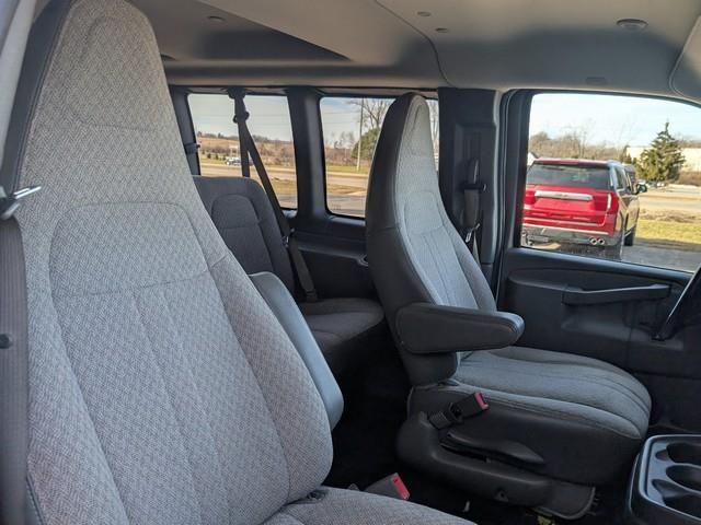 Chevrolet Express Passenger  2018