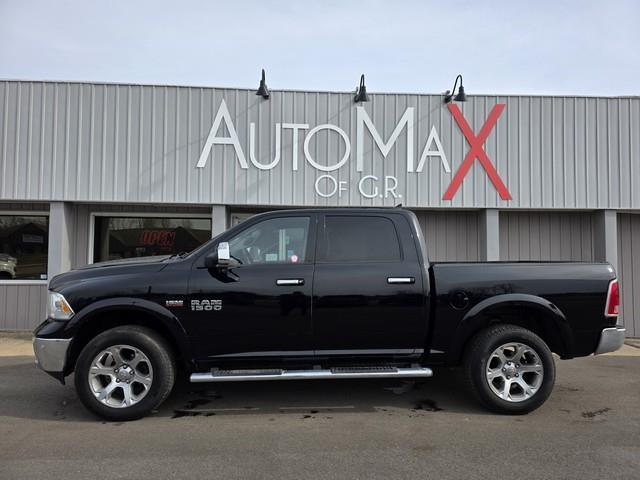 RAM 1500 4WD Crew Cab 140.5" Laramie 2014