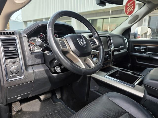 RAM 1500 4WD Crew Cab 140.5" Laramie 2014